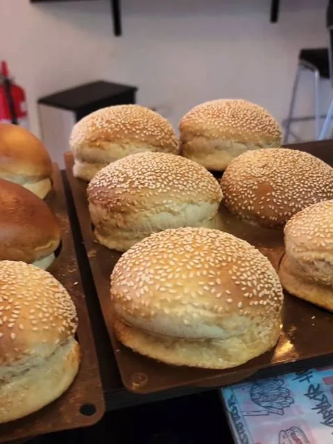 Panes brioche recién horneados en Masa Masters